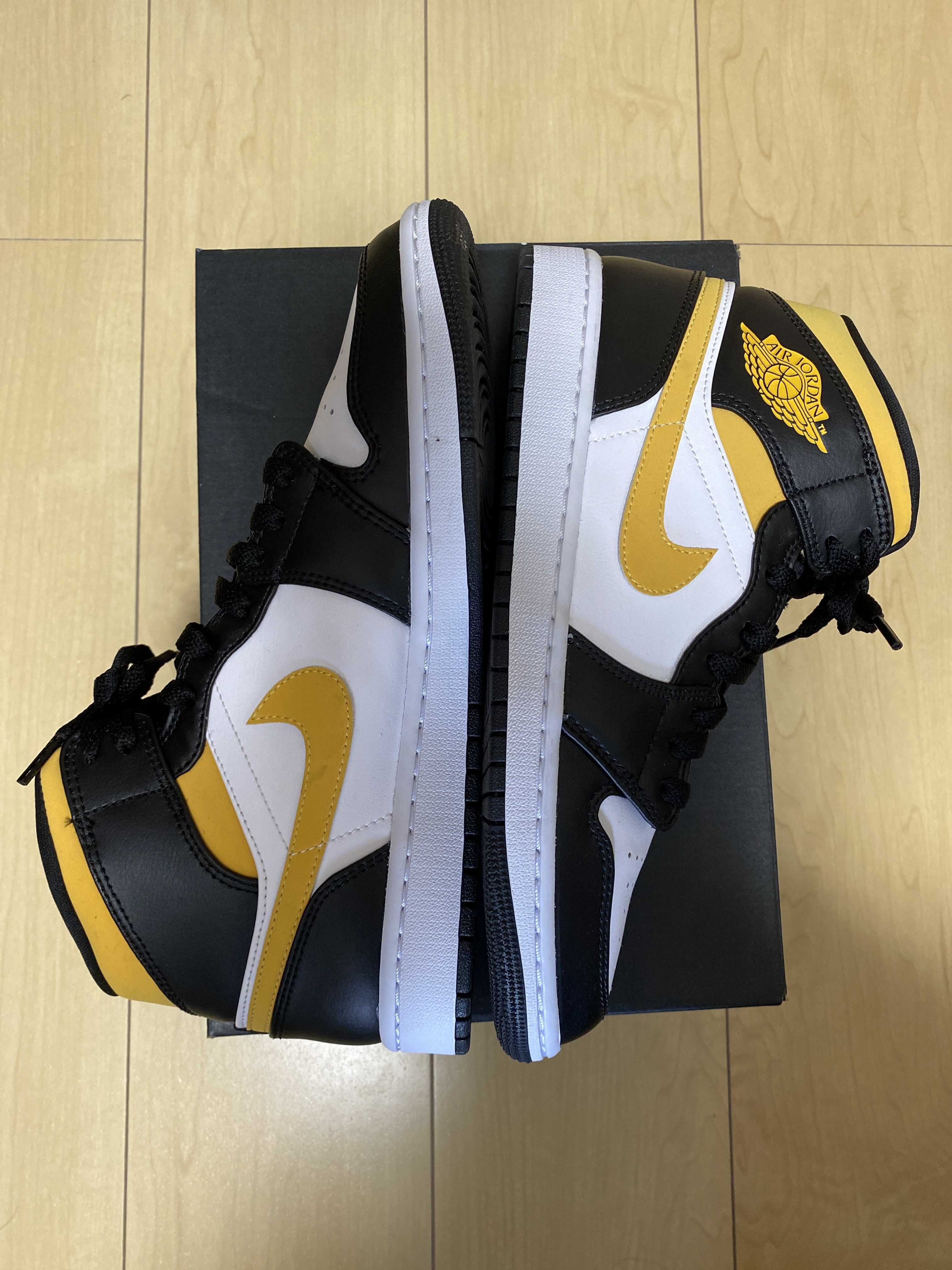 Nike Air Jordan 1 Mid "White/Pollen-Black"