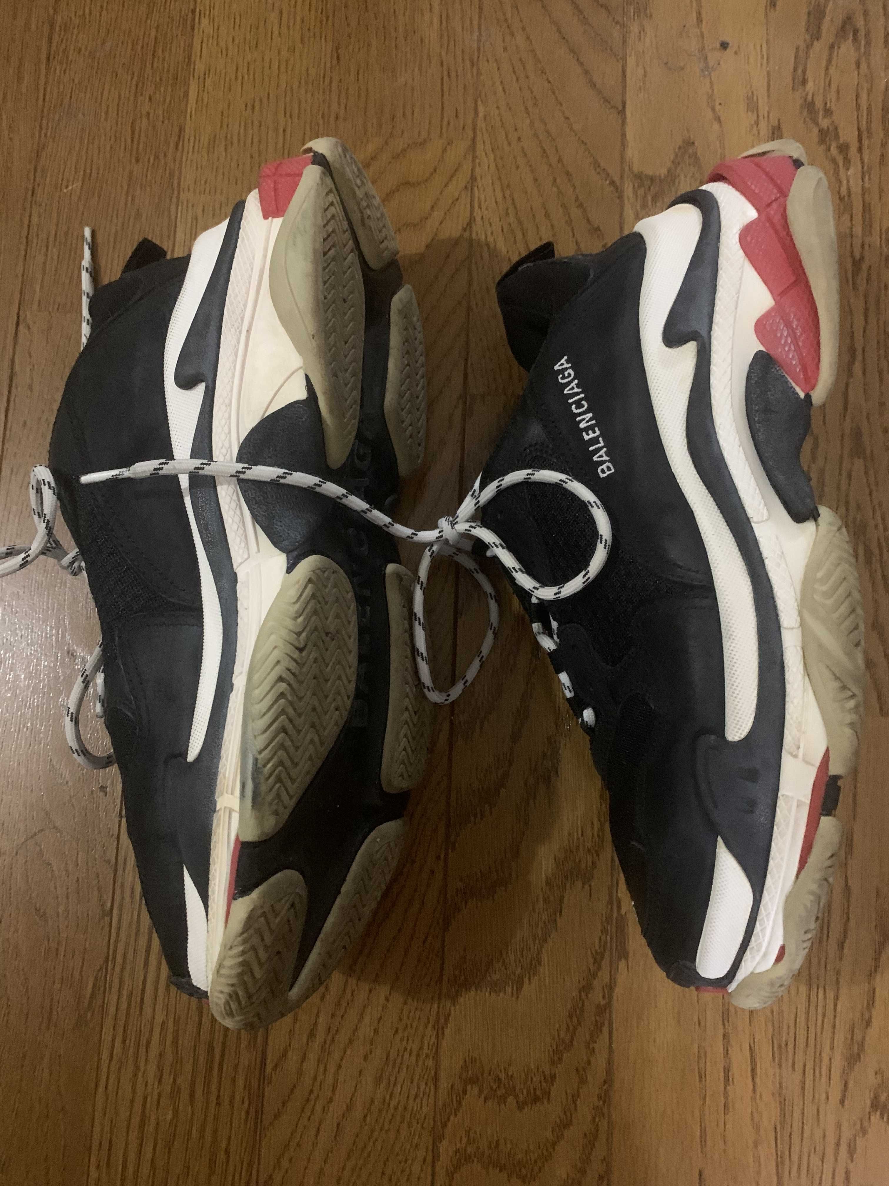 BALENCIAGA Triple S "Black/Red"