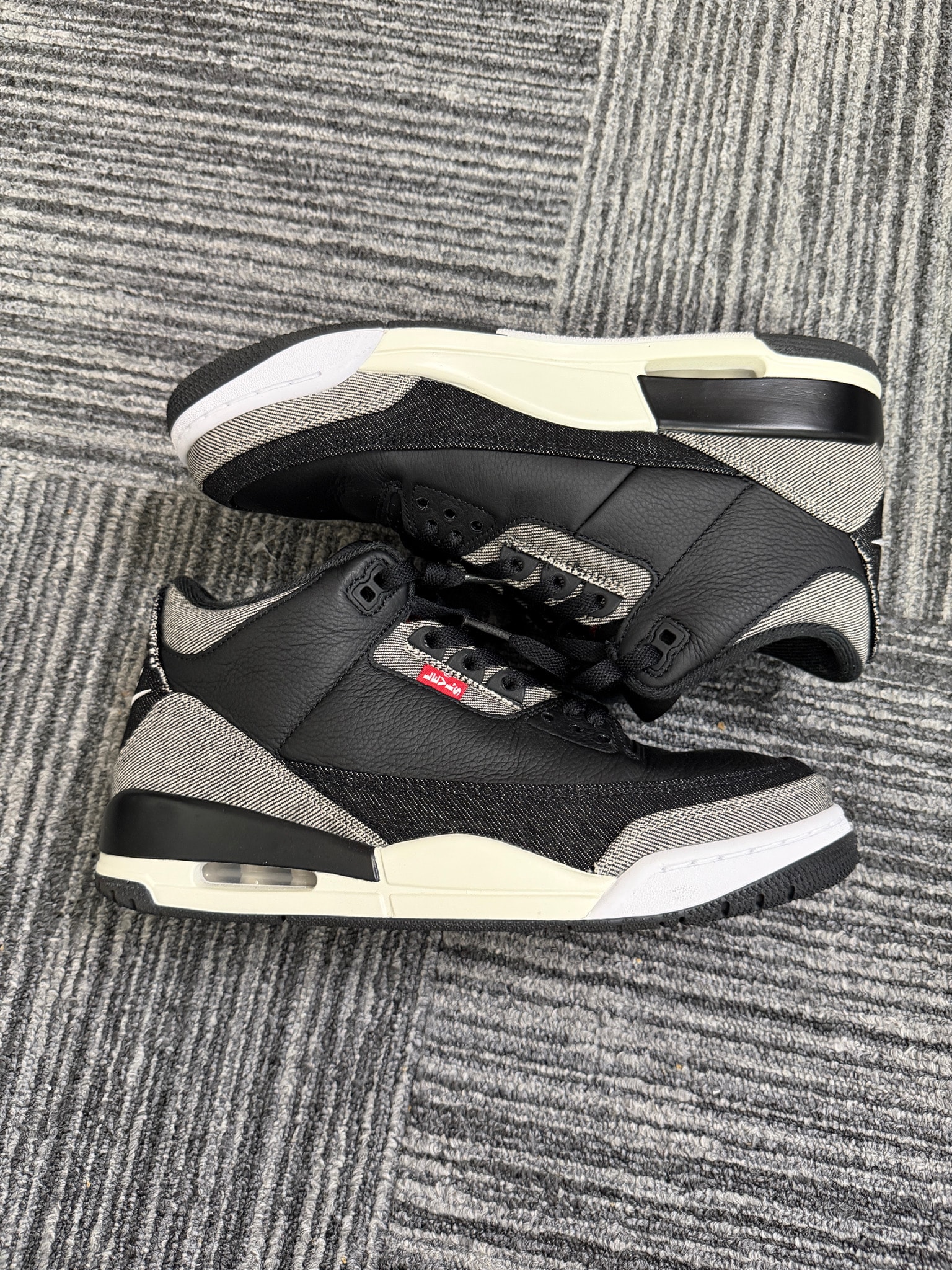 Levi's × Nike Air Jordan 3 Retro SP "Black and White" (LEVI'S Tab)