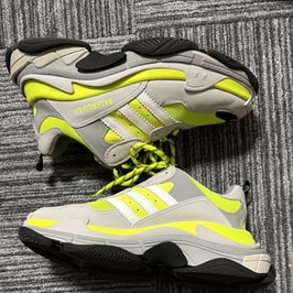 トリプルS(Triple S)/Balenciaga 人気の新作/中古通販 トリプルS(Triple S)/Balenciaga 人気の新作/中古通販