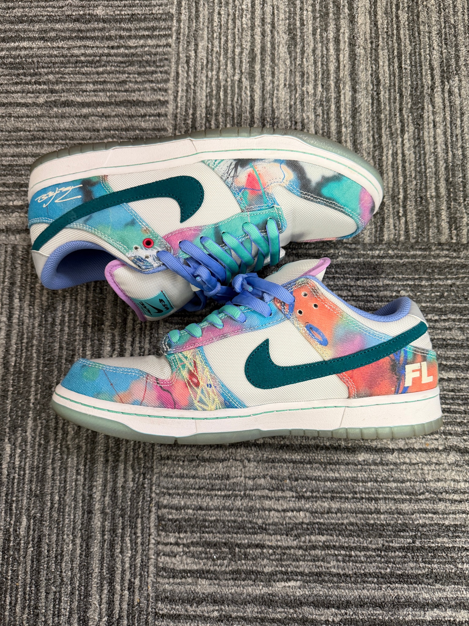 Futura × Nike SB Dunk Low "White and Geode Teal"