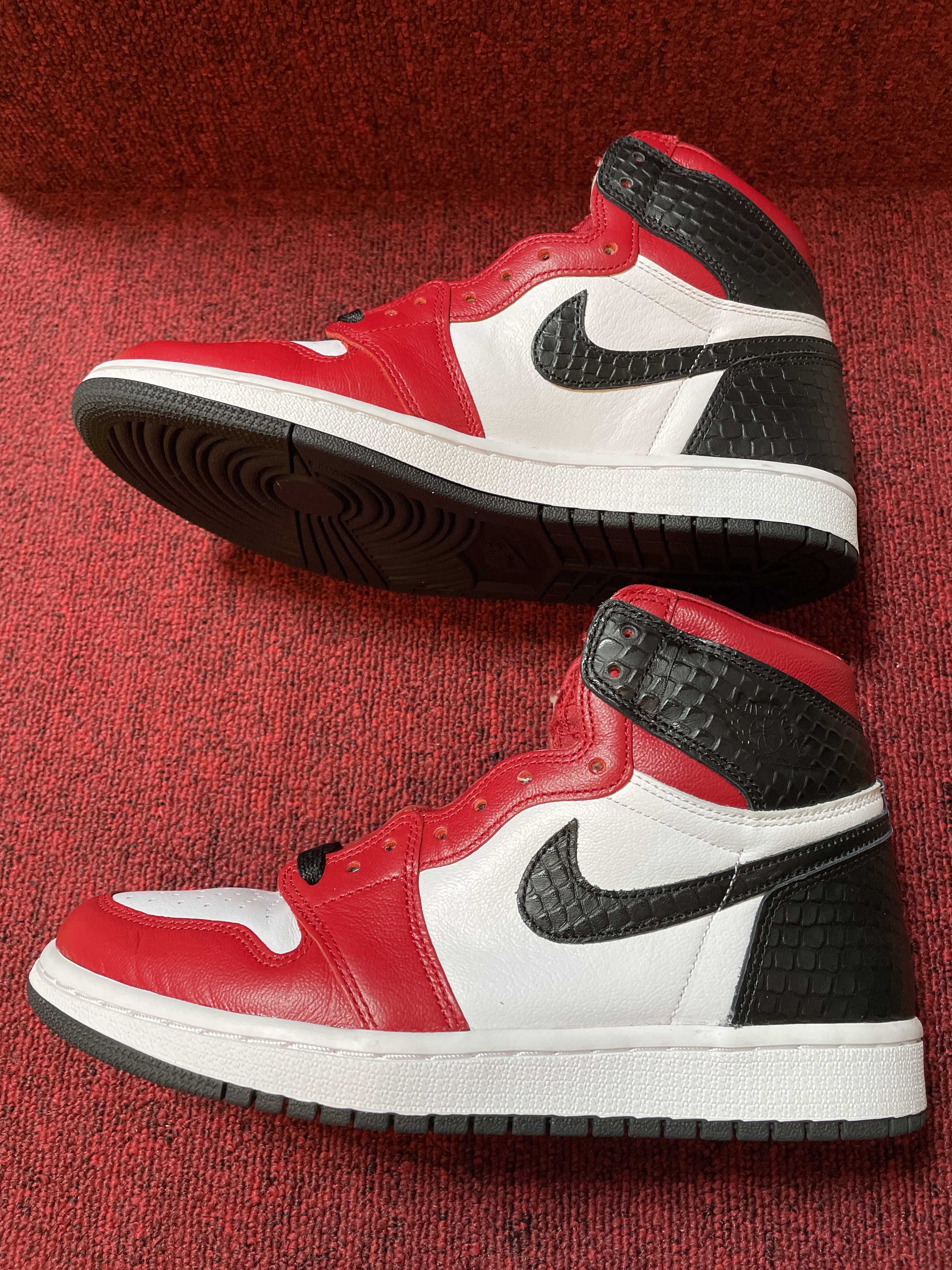 Nike Women's Air Jordan 1 High OG "Satin Red"