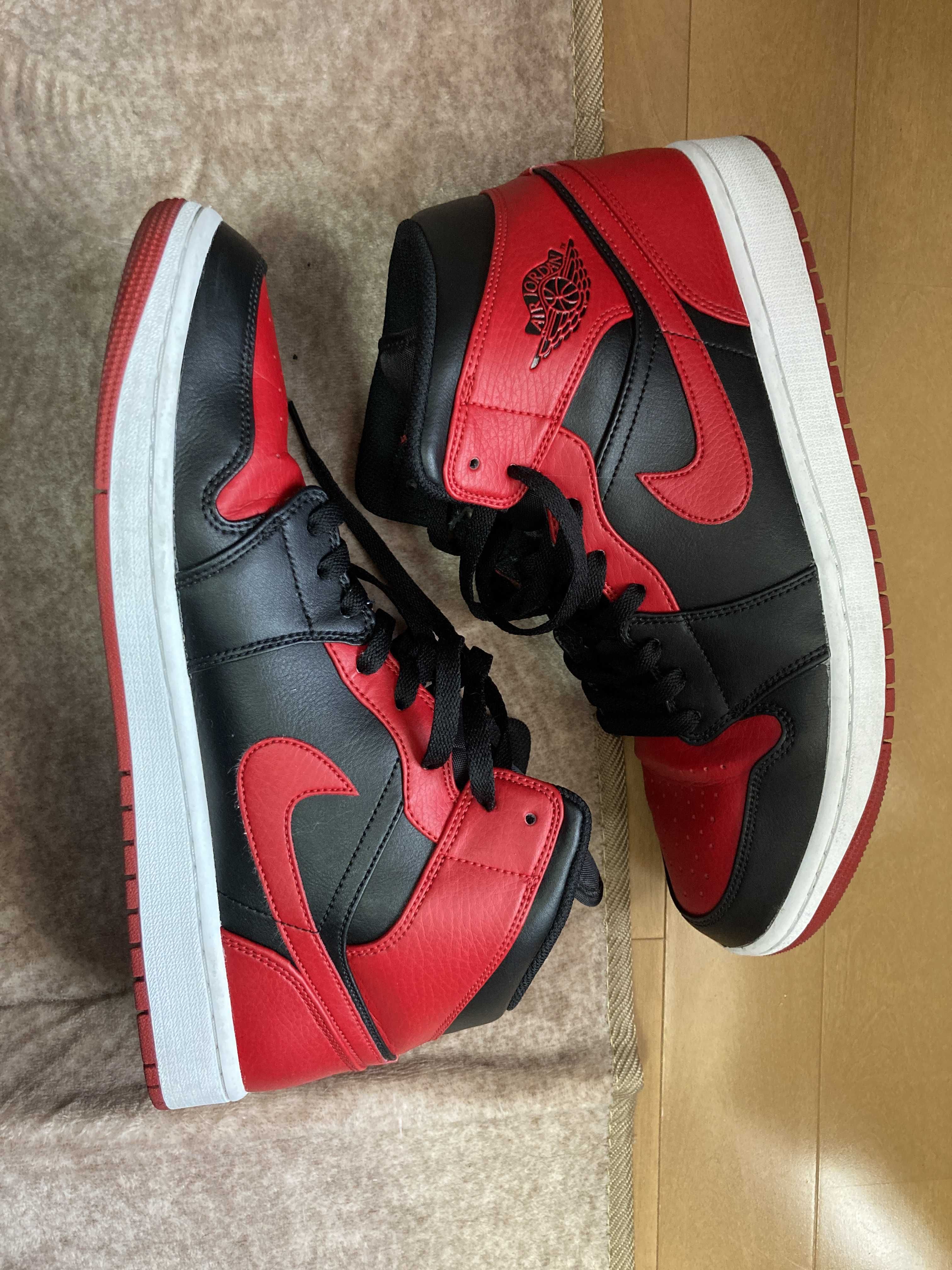Nike Air Jordan 1 Mid "Bred"