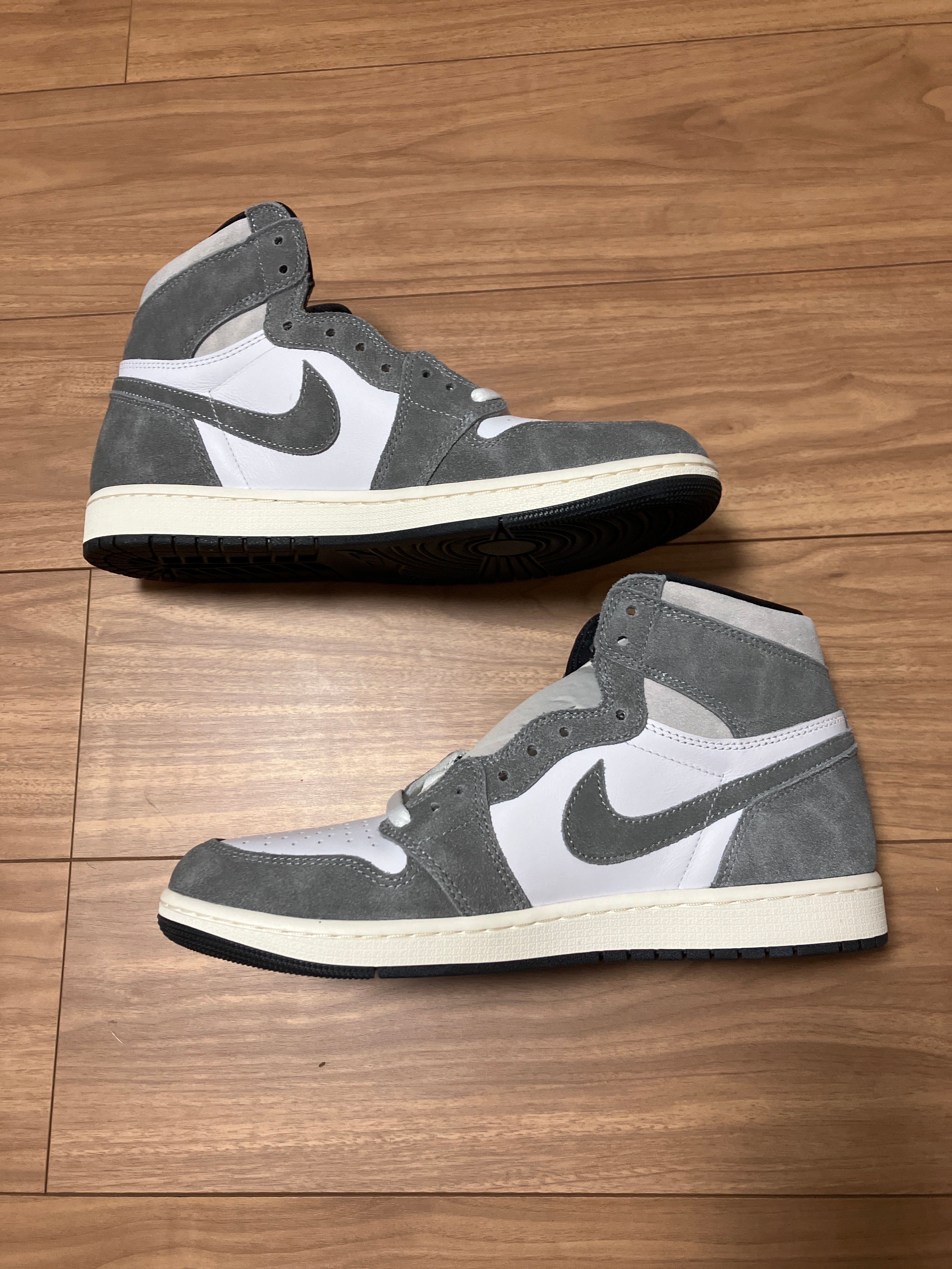 Nike Air Jordan 1 Retro High OG "Black and Smoke Grey"