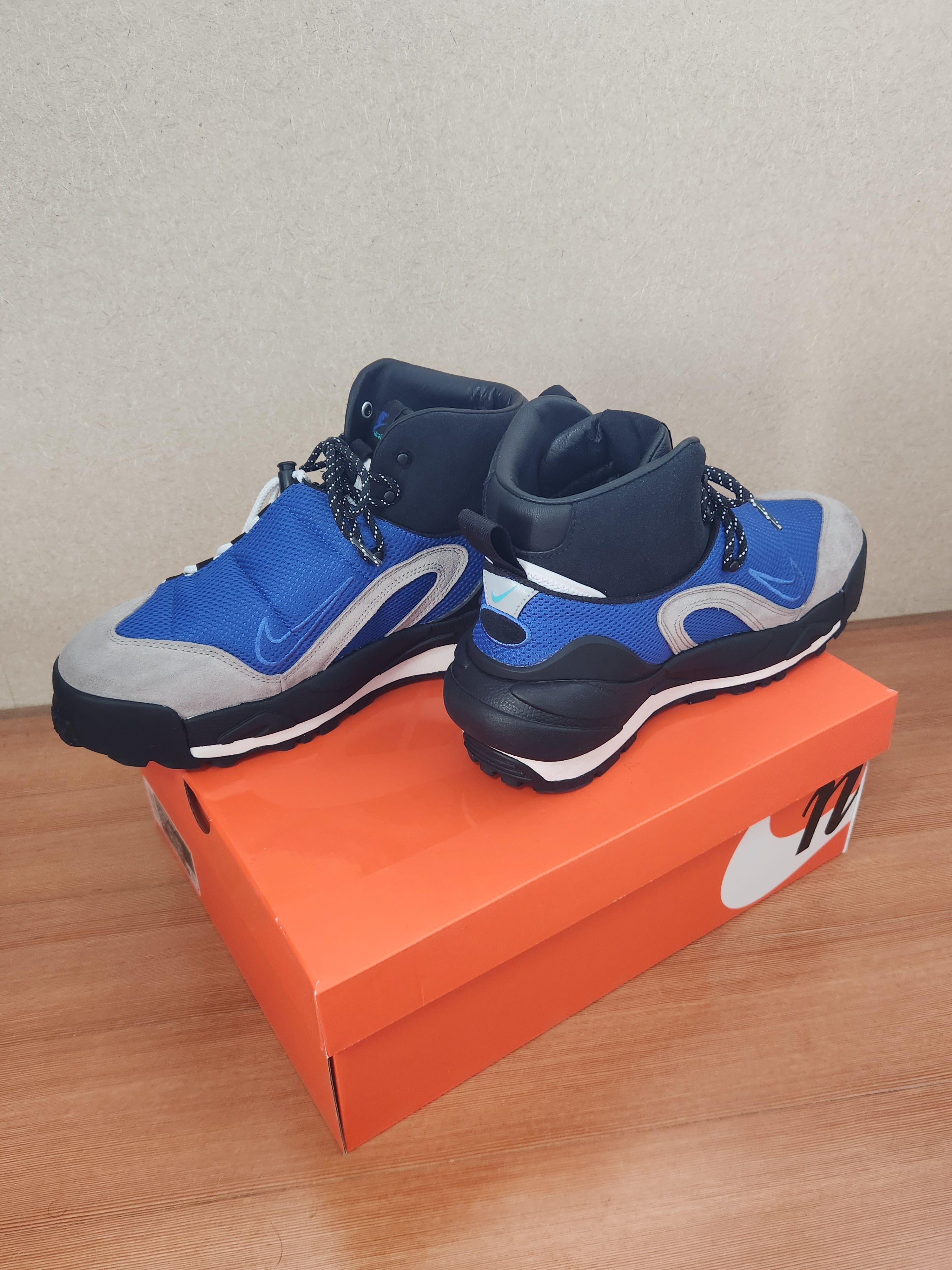 sacai × Nike Magmascape "Varsity Royal"