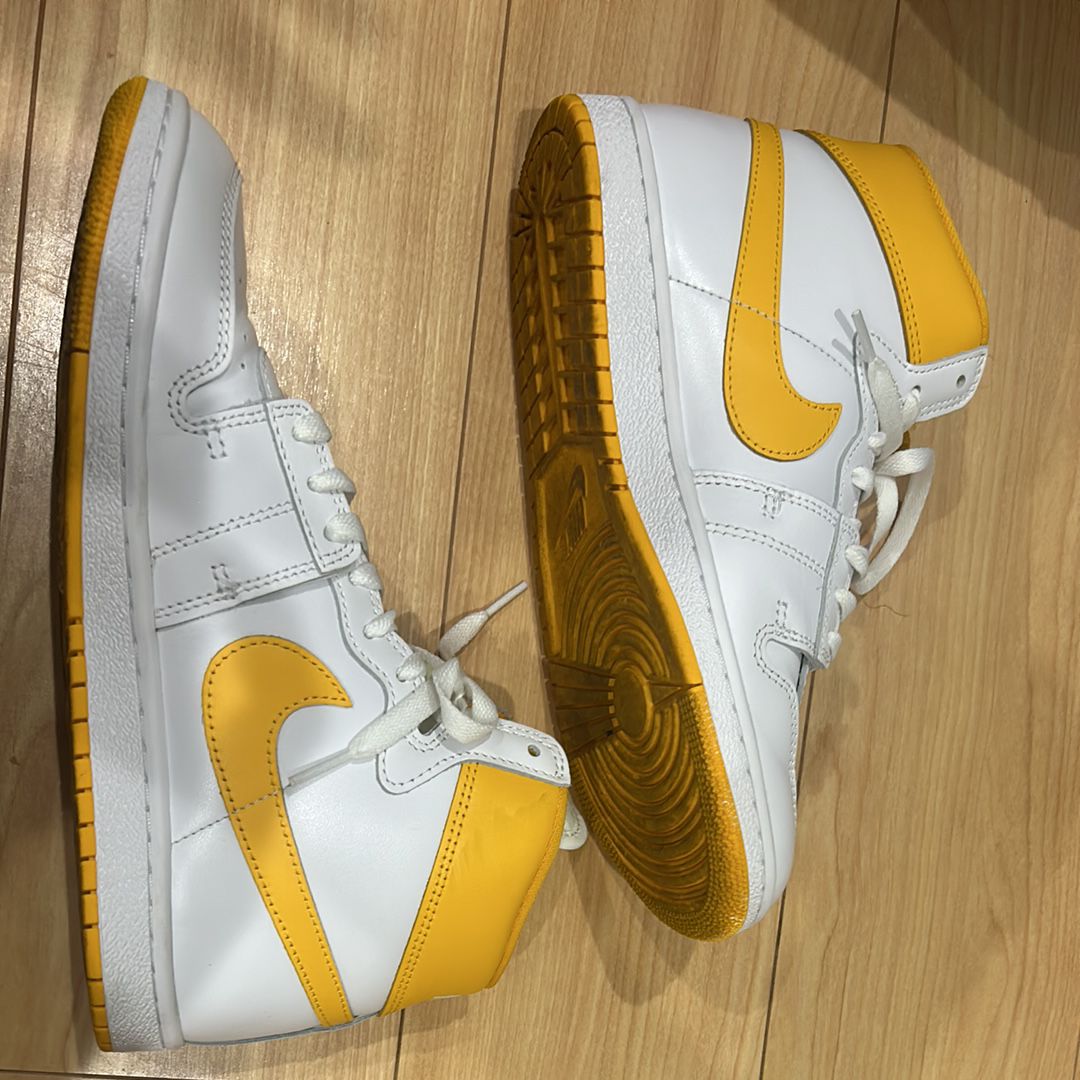 Nike Jordan Air Ship SP "University Gold"