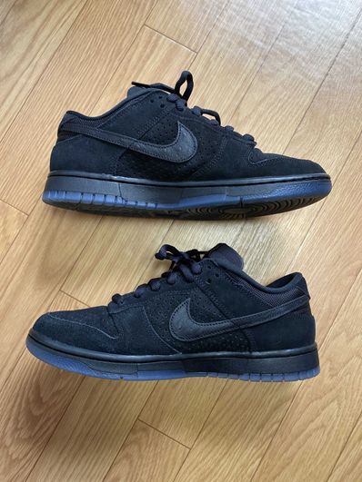 UNDEFEATED × Nike Dunk Low SP "5 ON IT"