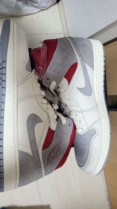 SNS×NIKE AIR JORDAN 1 MID "GREY/RED"