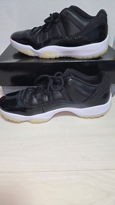 Nike Air Jordan 11 Low "72-10"