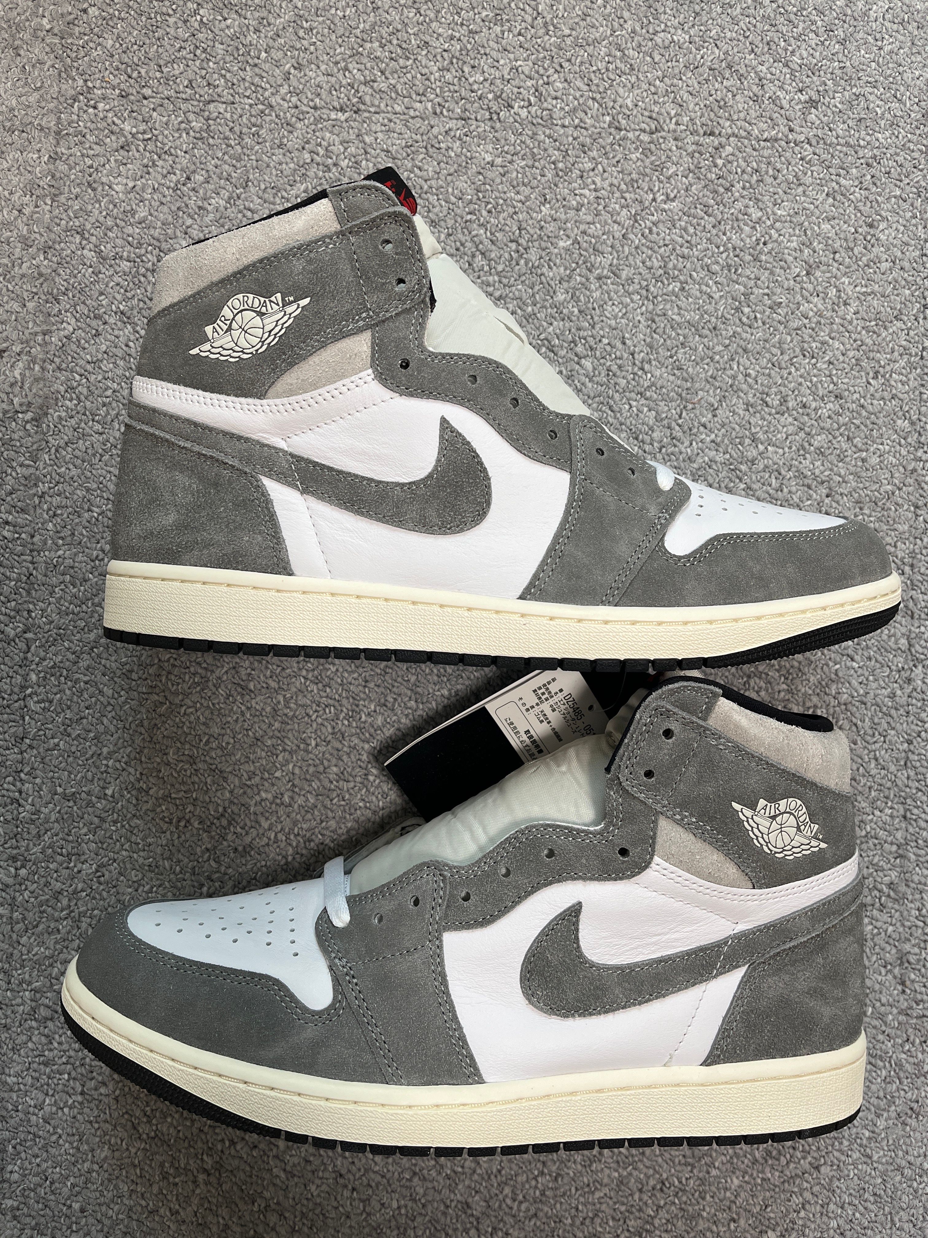 Nike Air Jordan 1 Retro High OG "Black and Smoke Grey"