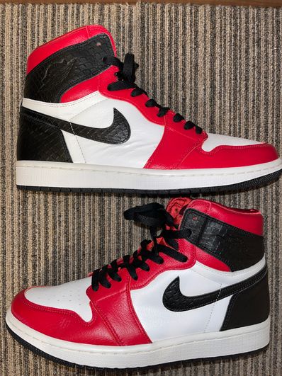 Nike Women's Air Jordan 1 High OG "Satin Red"
