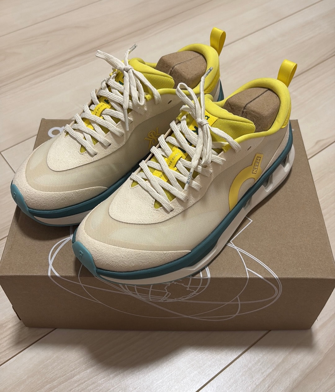 KITH × On Women's K-Tech 3 "Ivory/Storm"