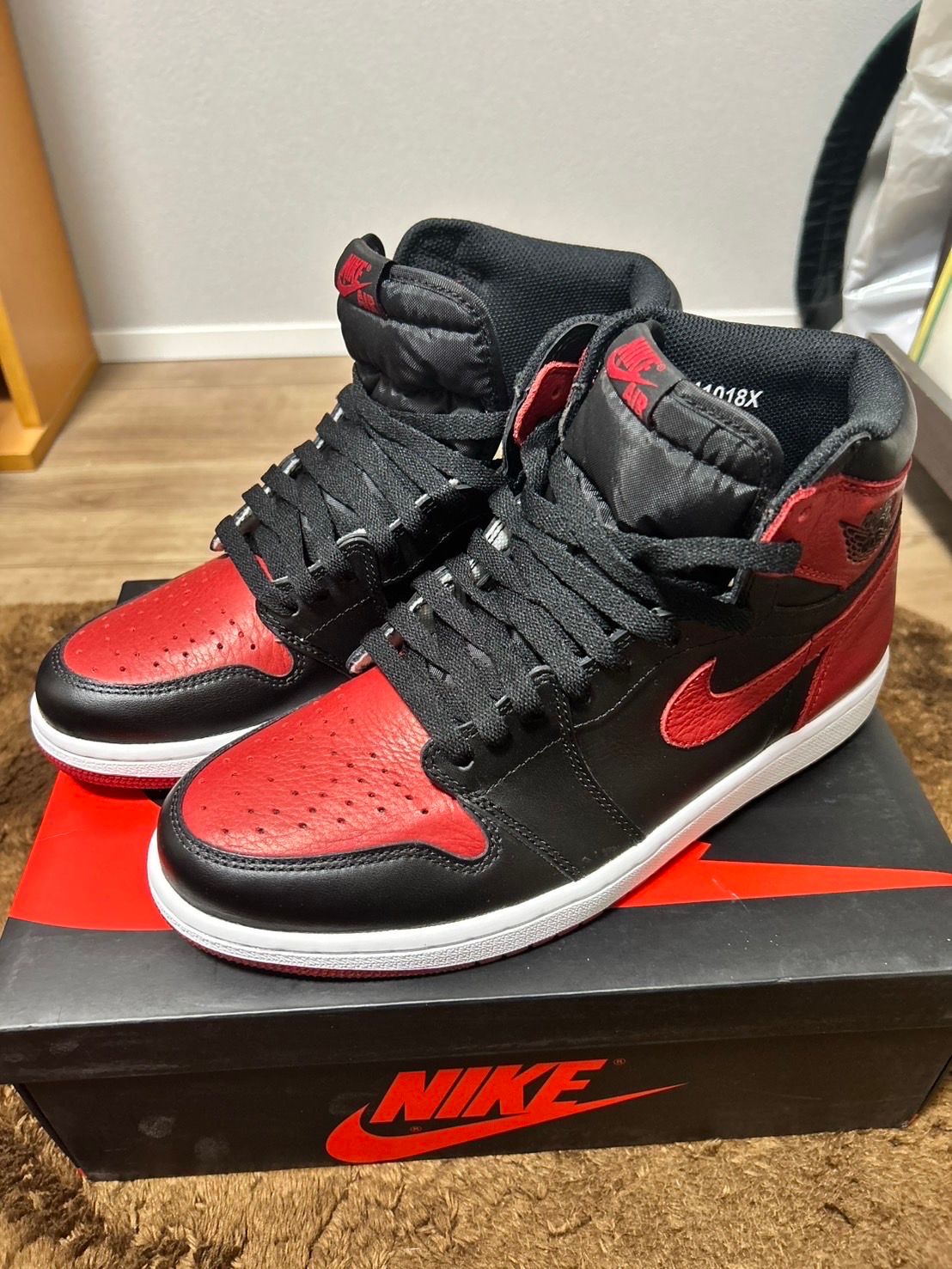 Nike Air Jordan 1 Retro High OG "Bred/Banned" (2016)