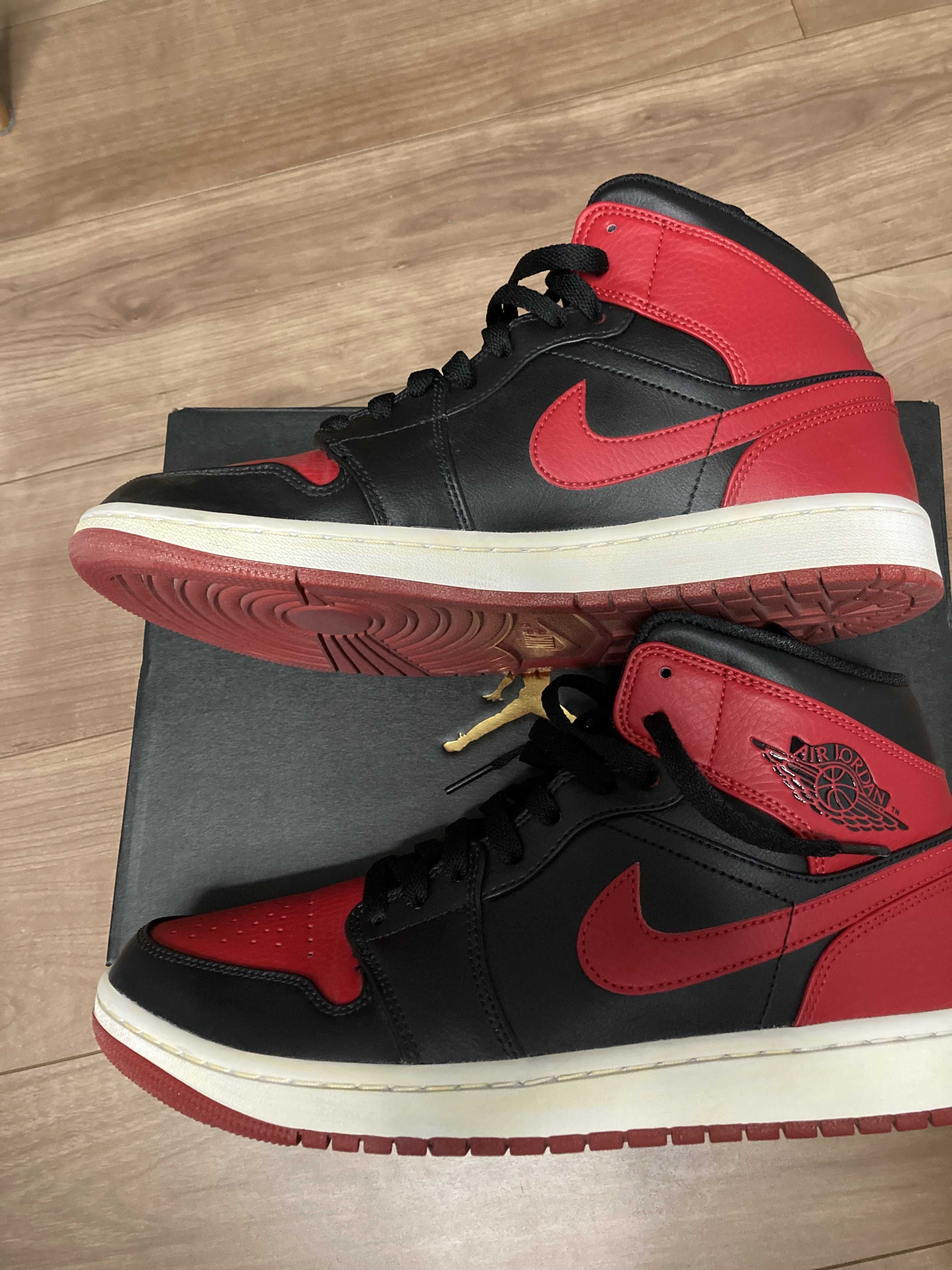 Nike Air Jordan 1 Mid "Bred"