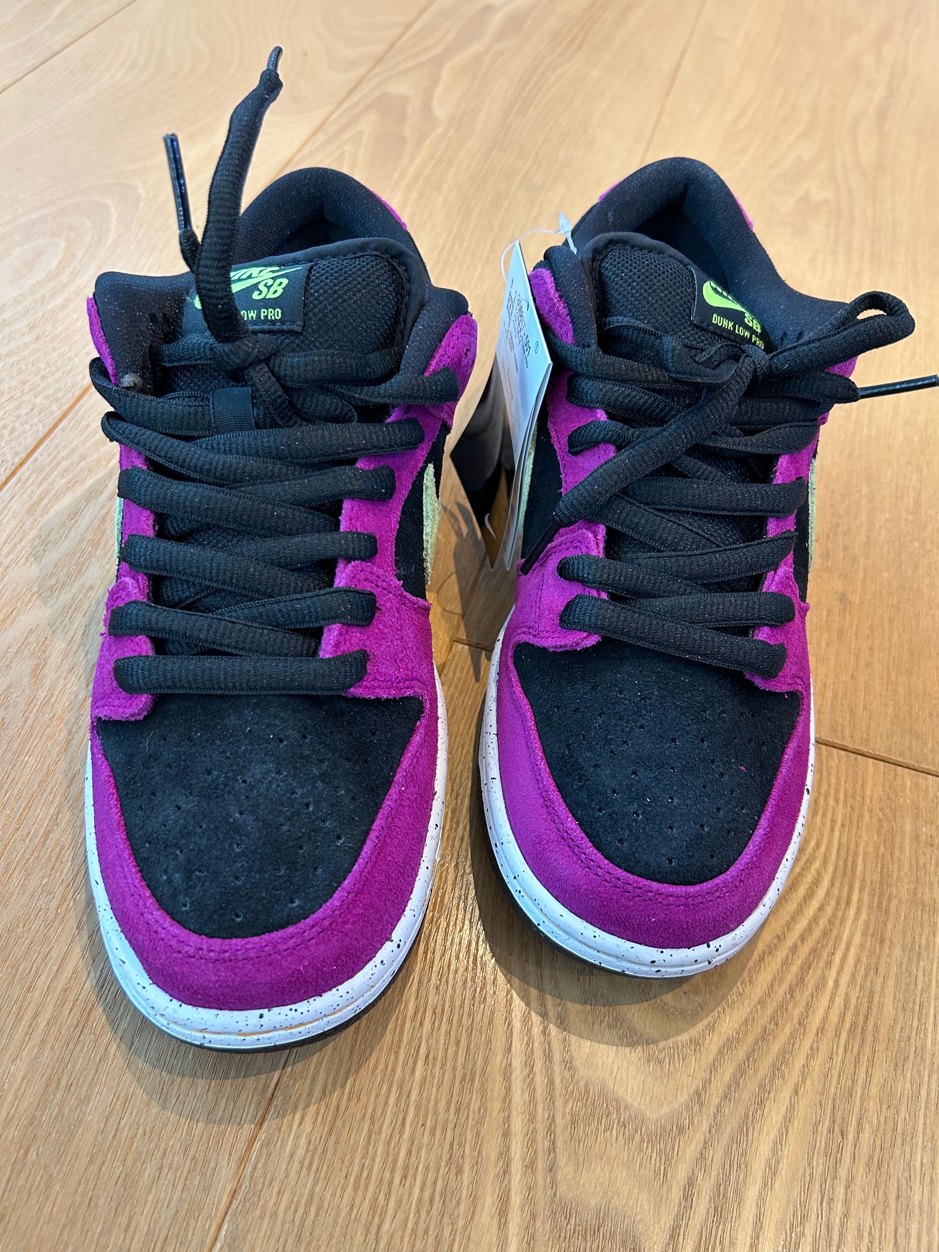Nike SB Dunk Low "Red Plum"