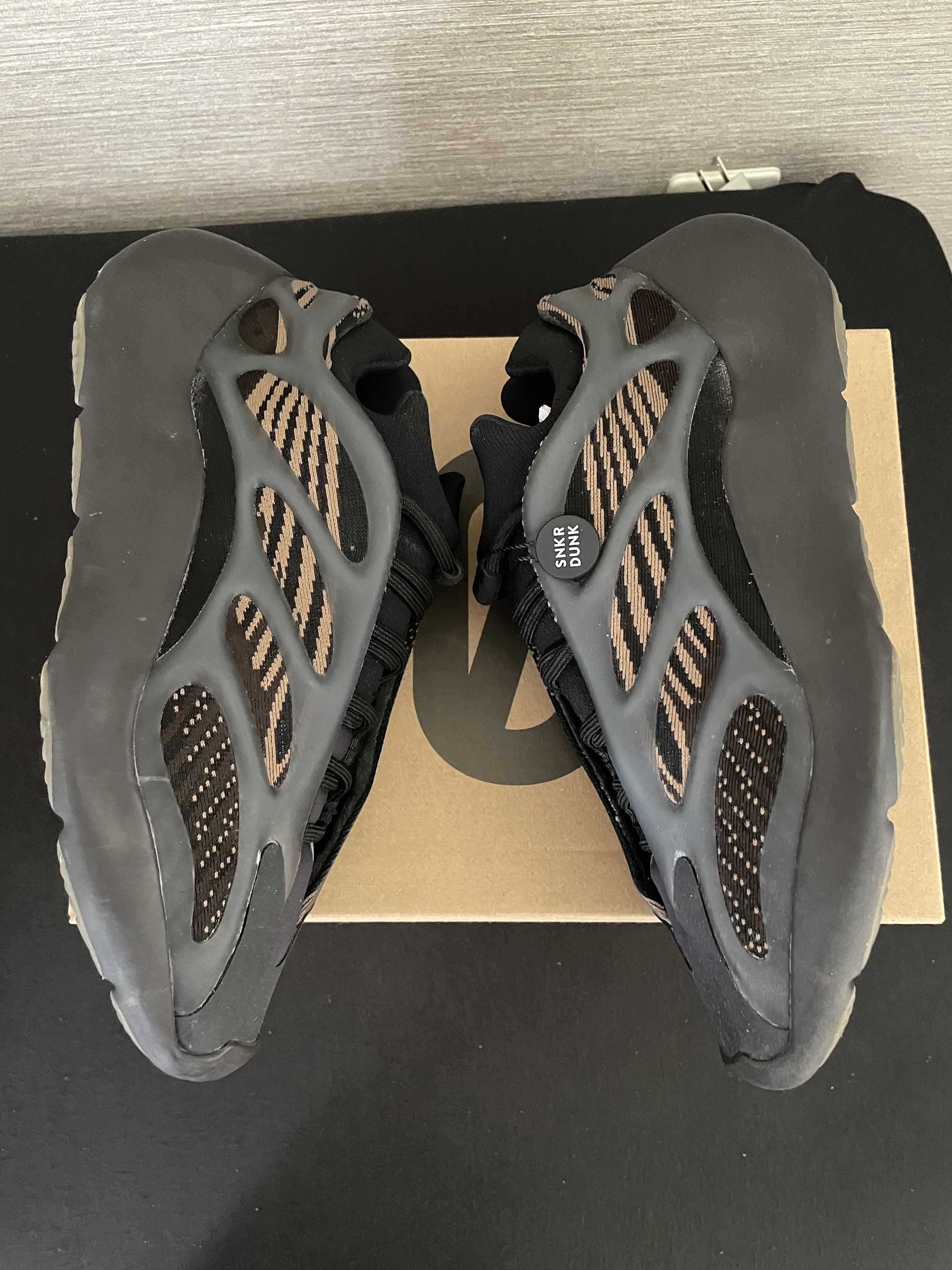 adidas YEEZY 700V3 "Clay Brown"