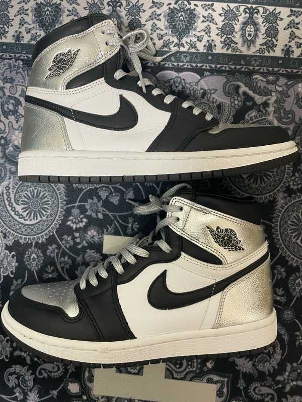 Nike Women's Air Jordan 1 Retro High OG "Silver Toe"
