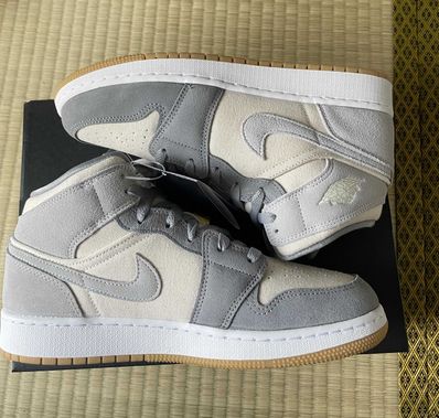 Nike GS Air Jordan 1 Mid SE "Coconut Milk/Particle Grey"