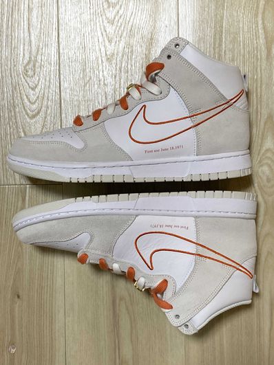 NIKE Women's DUNK HIGH SE FIRST USE "WHITE/ORANGE"