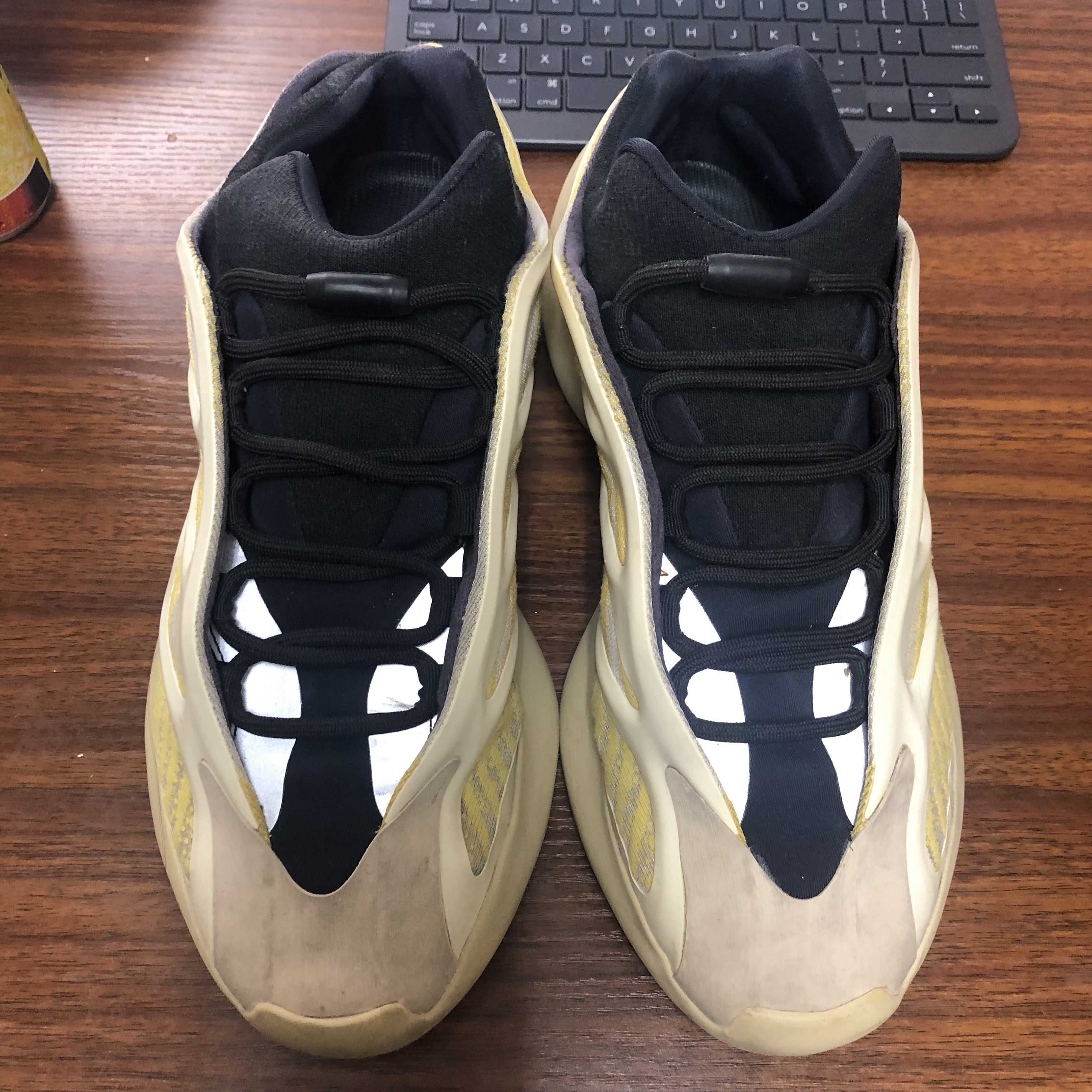 adidas YEEZY 700 V3 "Safflower"