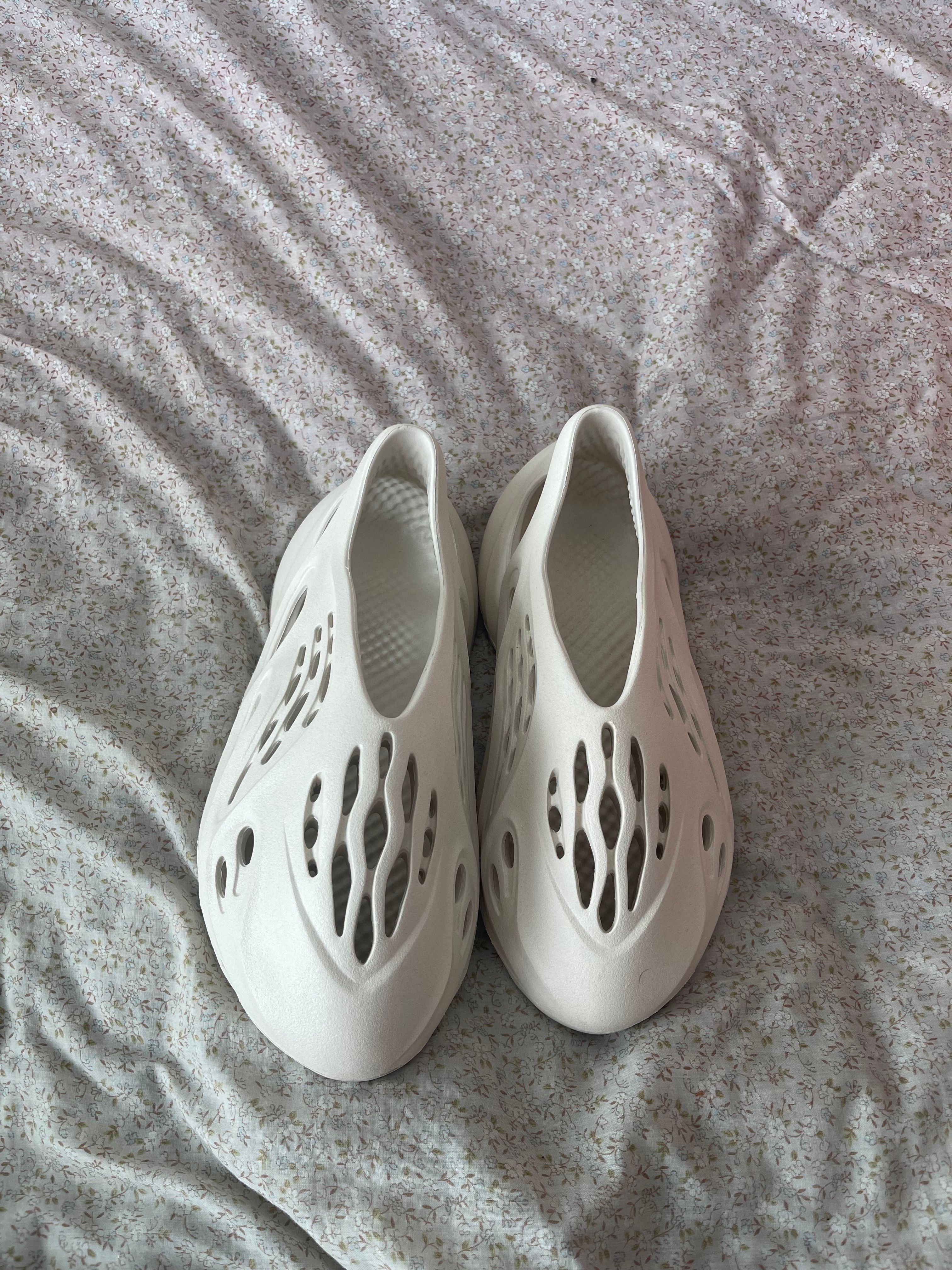 adidas YEEZY Foam Runner "Sand"