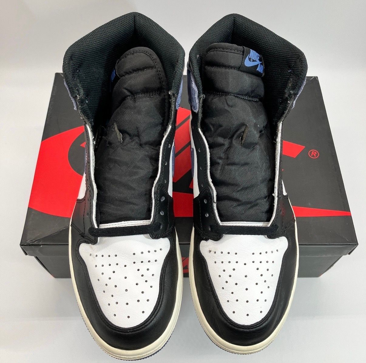 Nike Air Jordan 1 Retro High "Blue Moon"