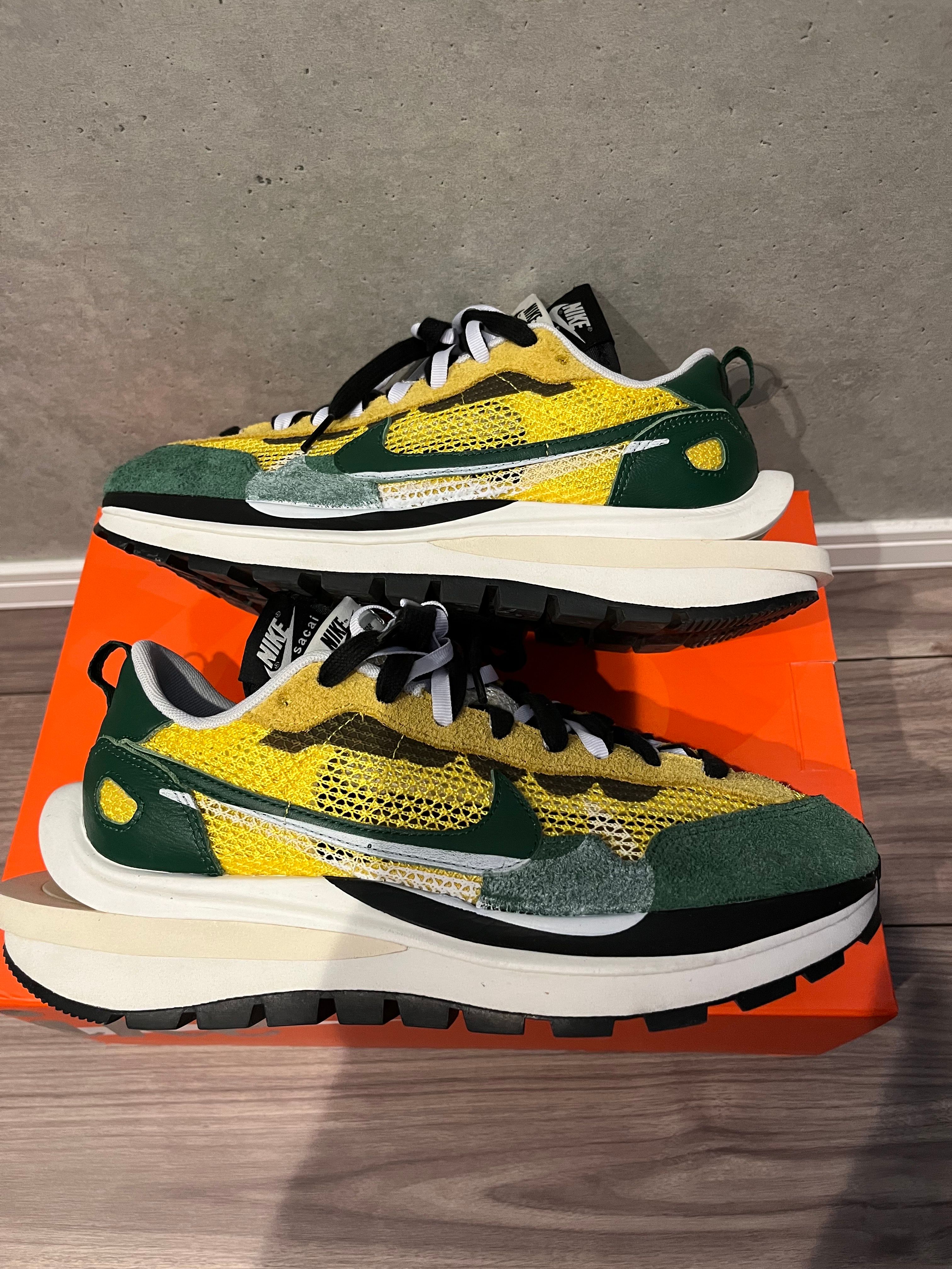 sacai × Nike Vapor Waffle "Tour Yellow/Stadium Green-Sail"
