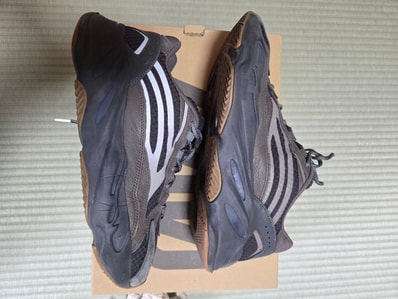 ADIDAS ORIGINALS YEEZY BOOST 700 V2 "GEODE"