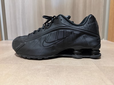 Nike Women's Shox R4 "Black"