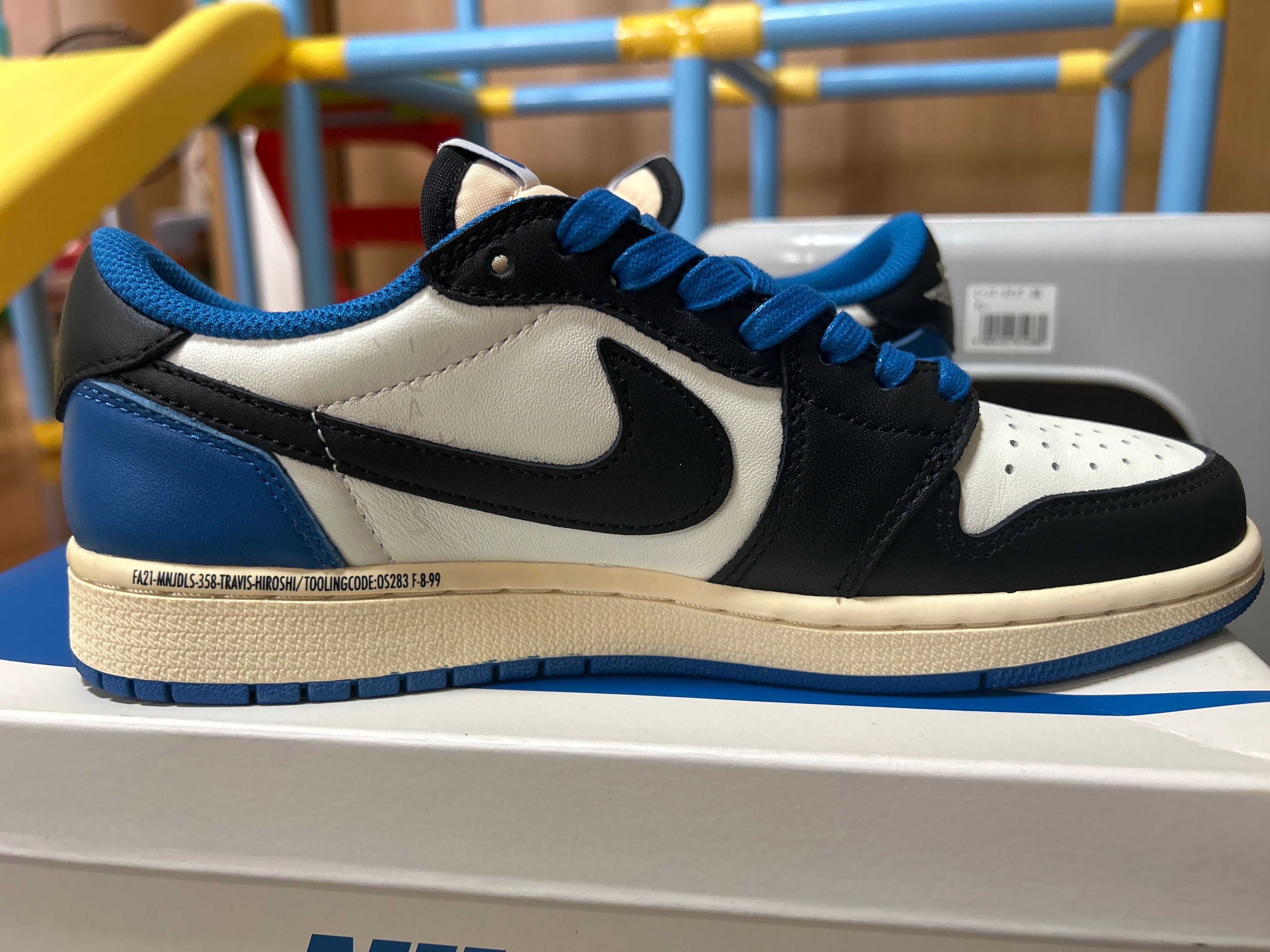 Travis Scott × fragment design × Nike Air Jordan 1 Low OG SP "Military Blue"