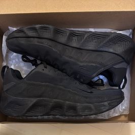 ナイキ エイバ ローバー "トリプルブラック/アンスラサイト"