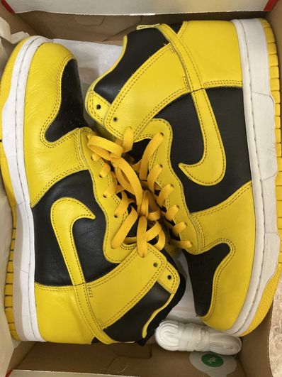 Nike Dunk High "Black/Varsity Maize"