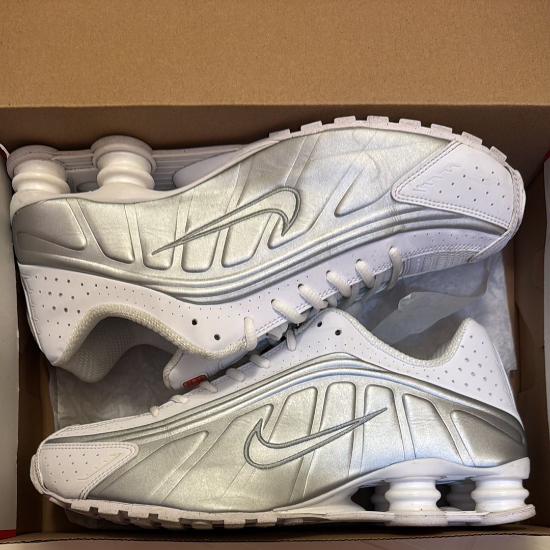 Nike Women's Shox R4 "White and Metallic Silver"