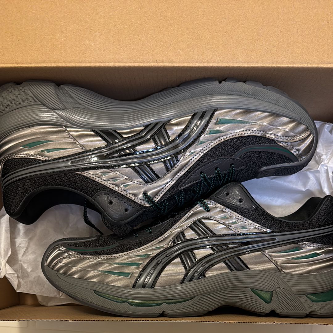 キココスタディノフ × アシックス ゲルフランメ "グレー/ブラック"