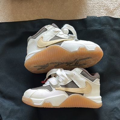 Travis Scott × Nike TD Jordan Jumpman Jack TR "Sail and Dark Mocha"