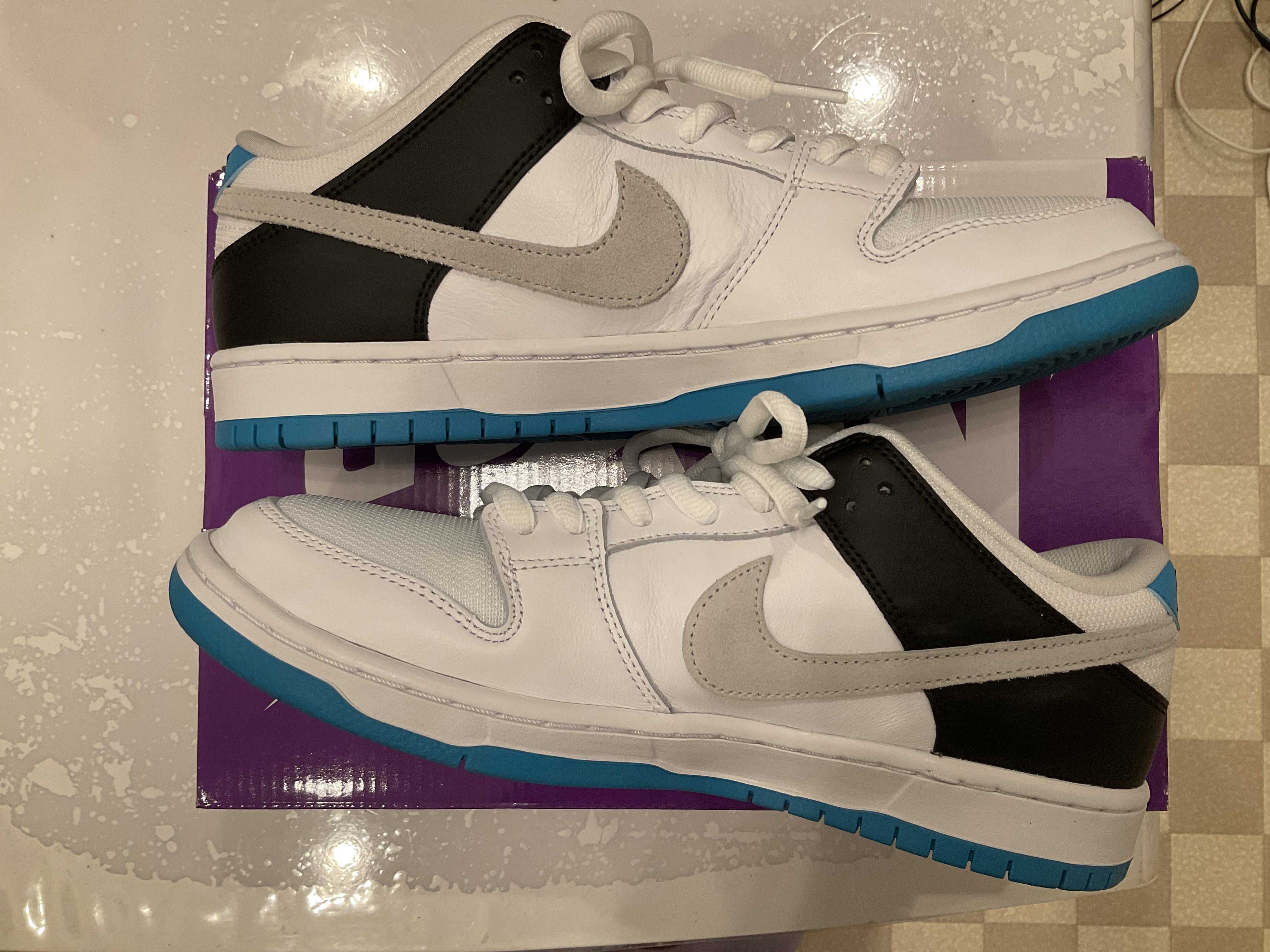 Nike SB Dunk Low "Laser Blue"