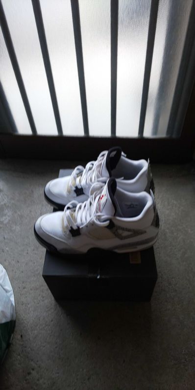 Nike Air Jordan 4 Retro "White Cement" (2016)