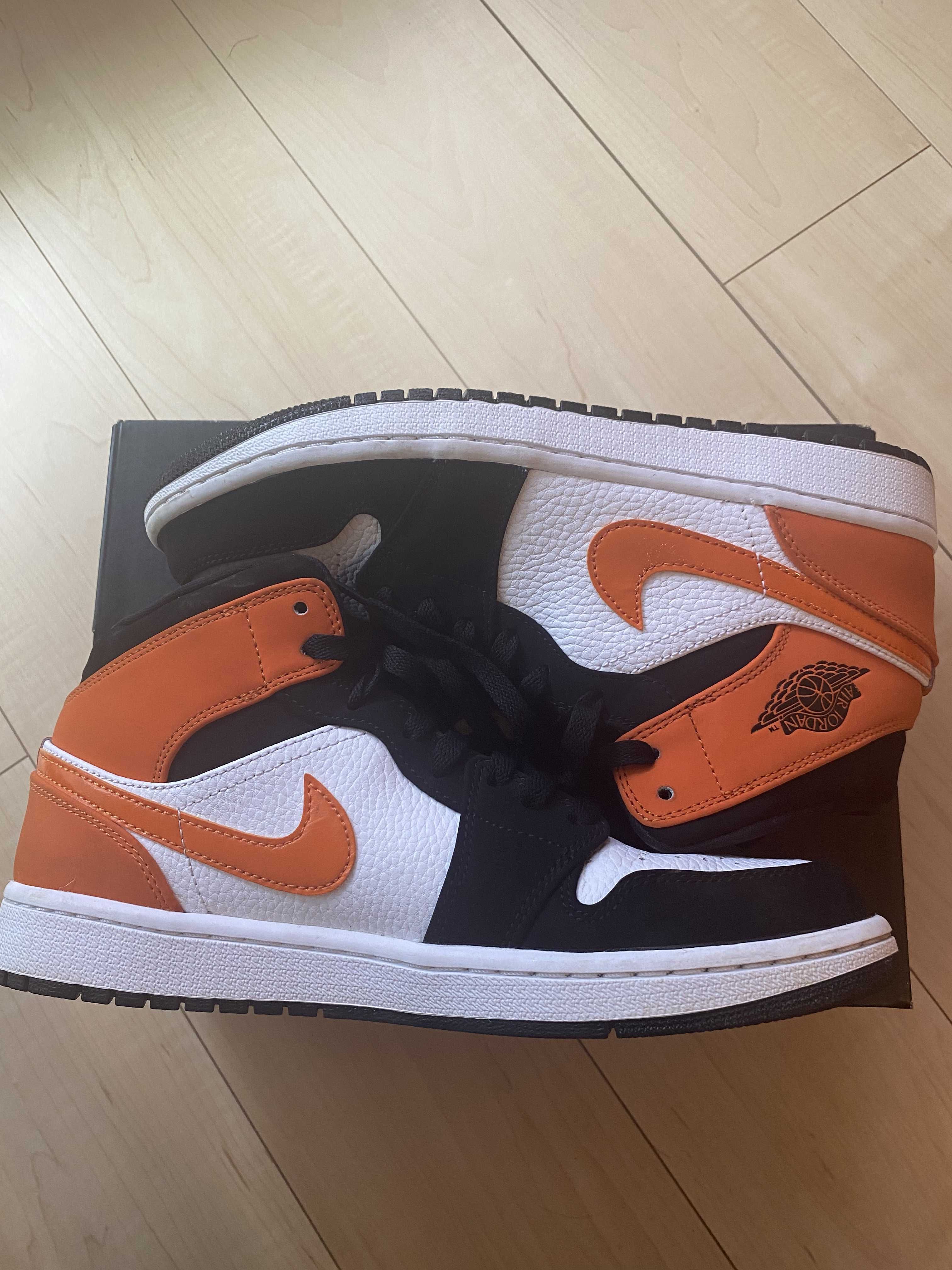 NIKE AIR JORDAN 1 MID "SHATTERED BACKBOARD"