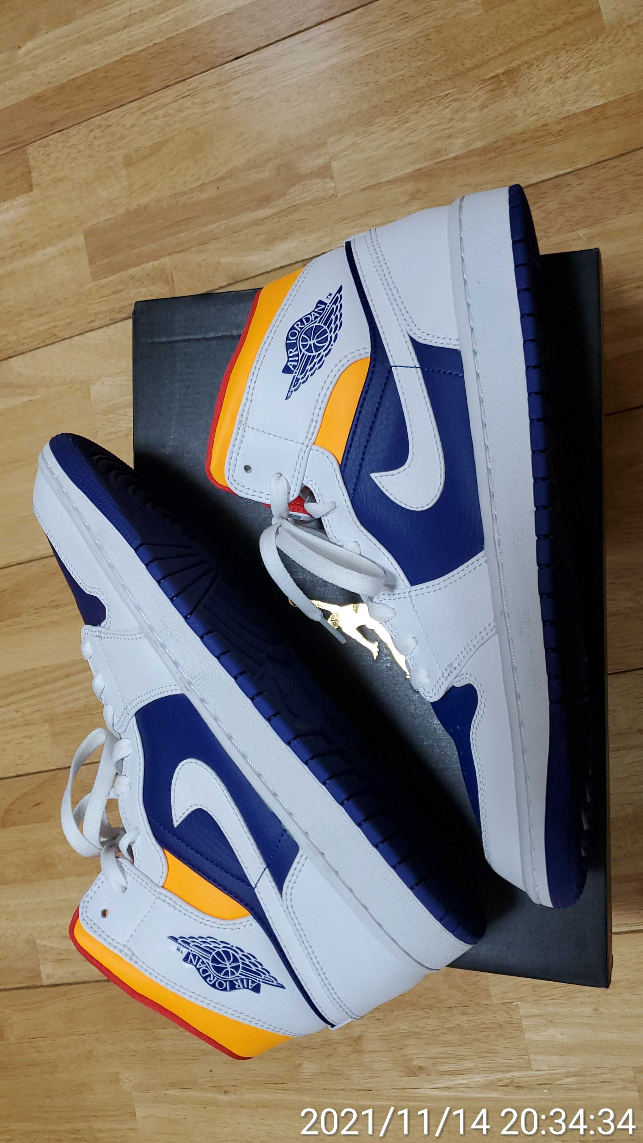 NIKE AIR JORDAN 1 MID "WHITE/NAVY/YELLOW"