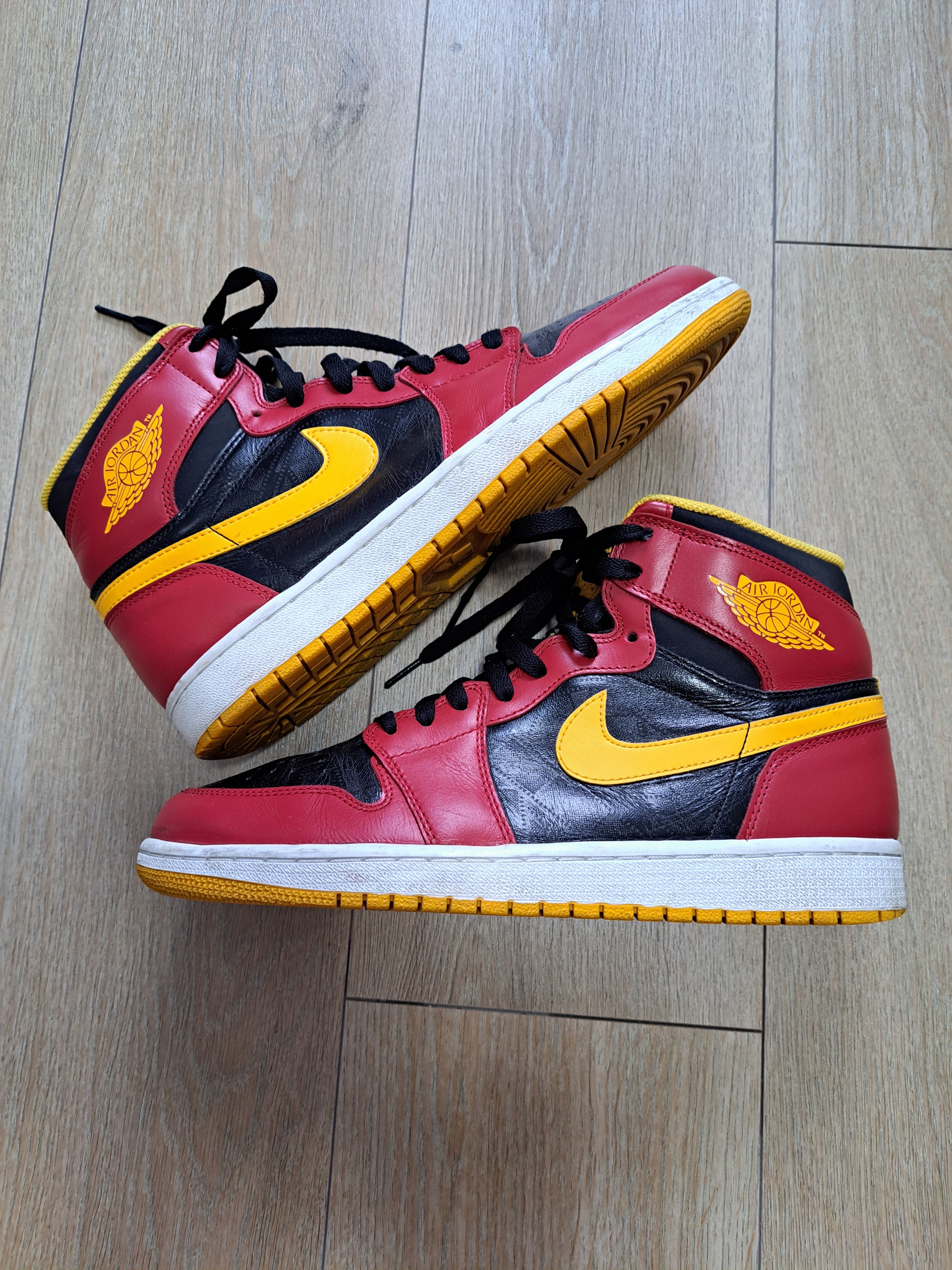 ナイキ エアジョーダン1 レトロ ハイ 