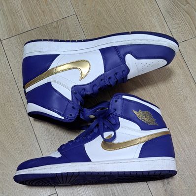 Nike Air Jordan 1 Retro High "Gold Medal"