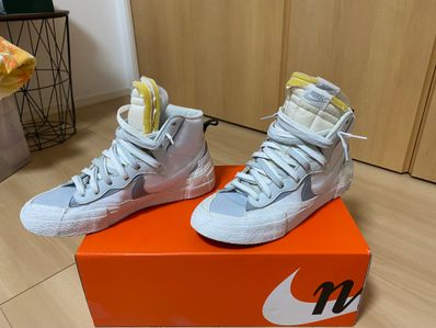 sacai × NIKE BLAZER MID "WHITE/WOLF GREY"
