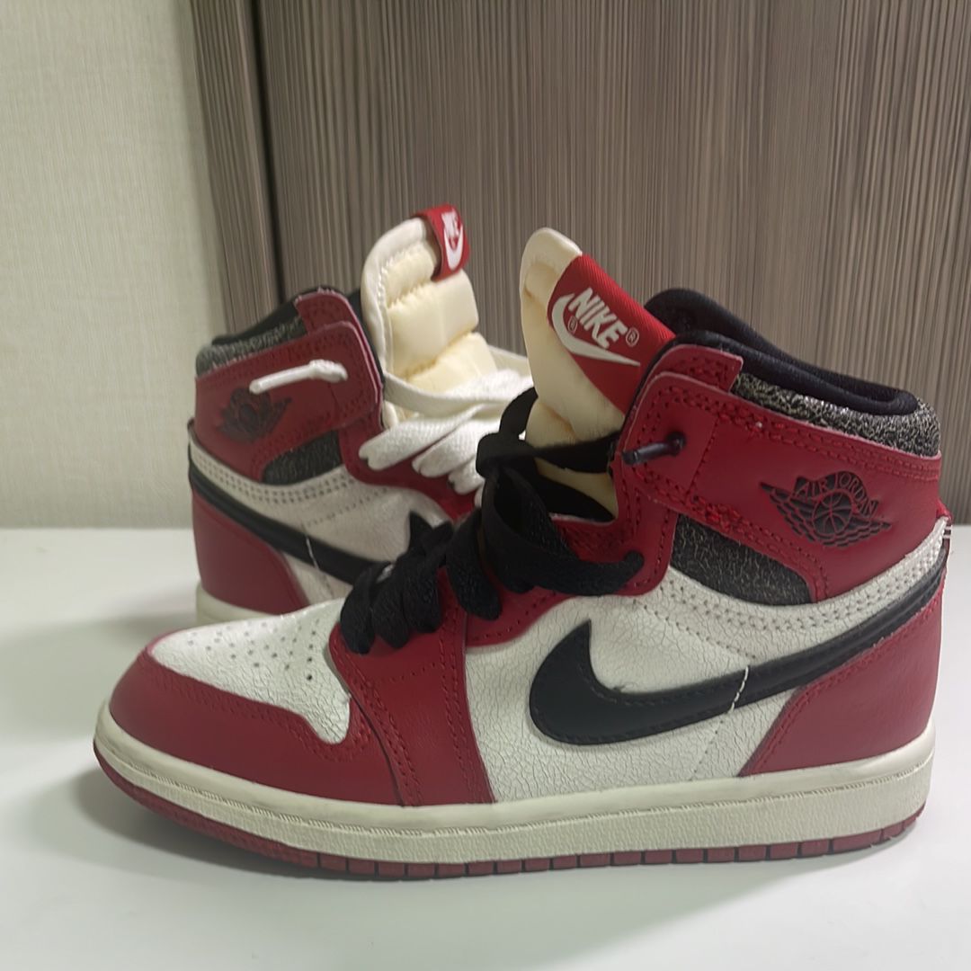 Nike PS Air Jordan 1 High OG "Lost & Found/Chicago"