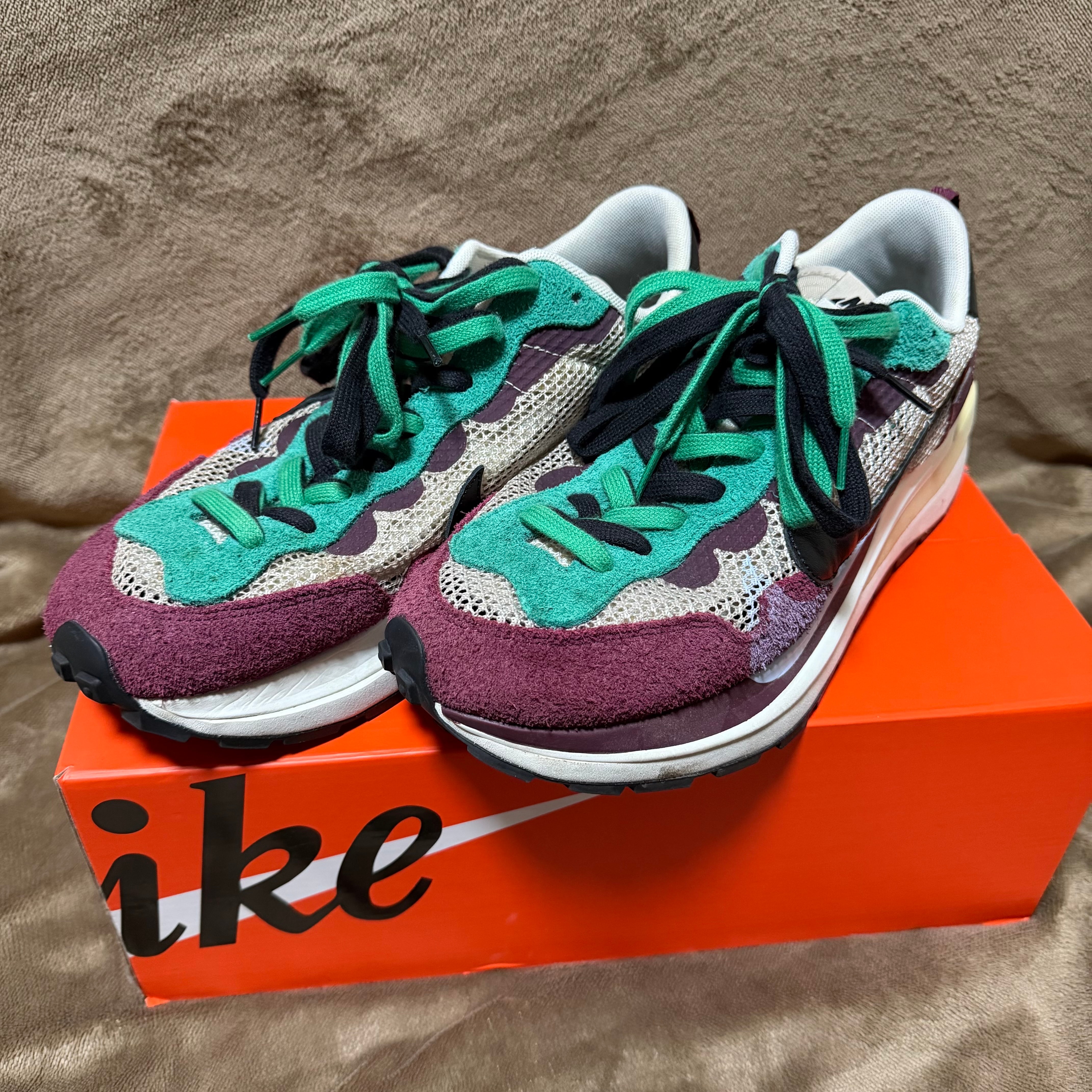 サカイ × ナイキ ヴェイパーワッフル "ストリング/グリーン"