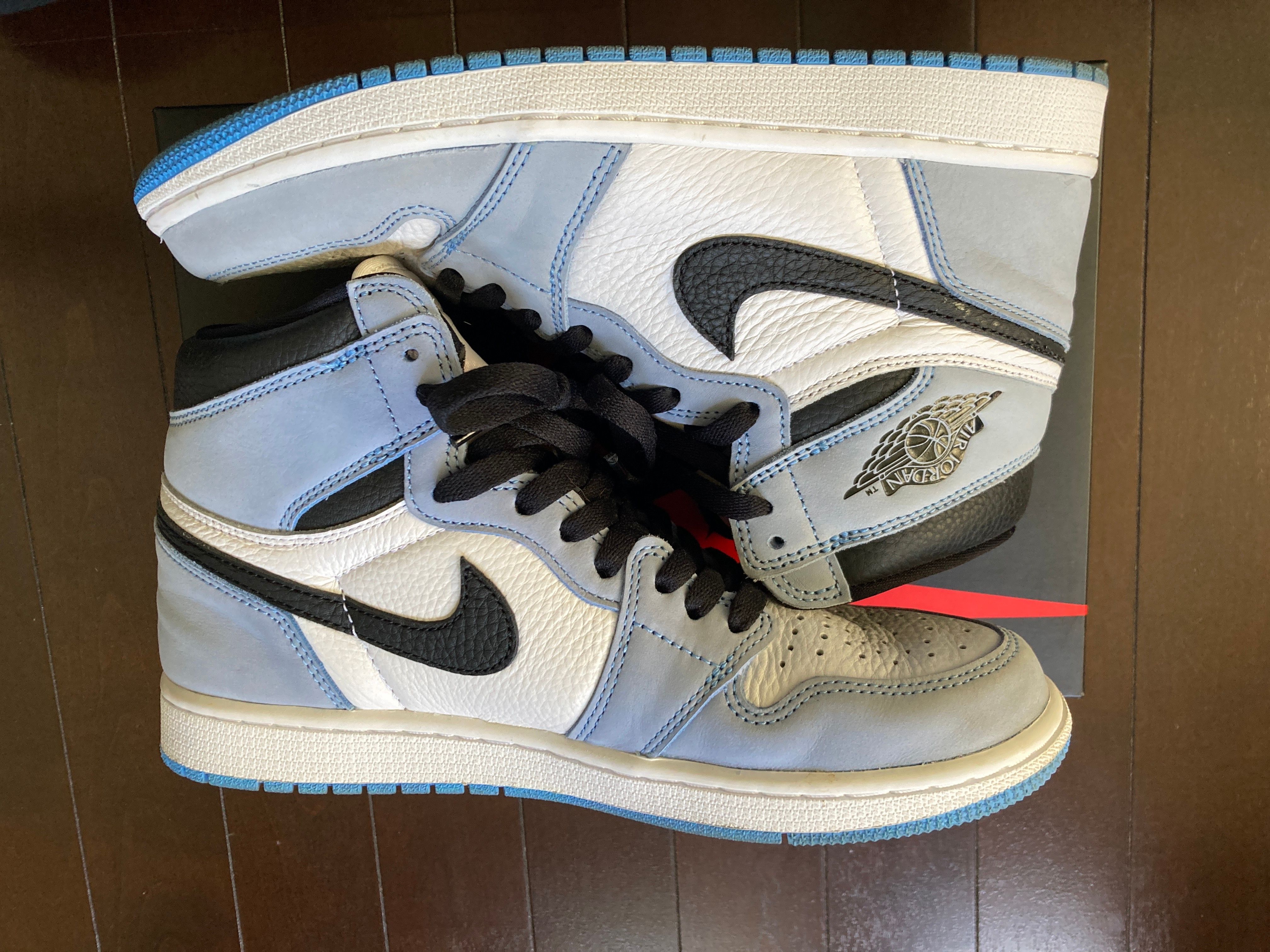 Nike Air Jordan 1 High OG "University Blue"