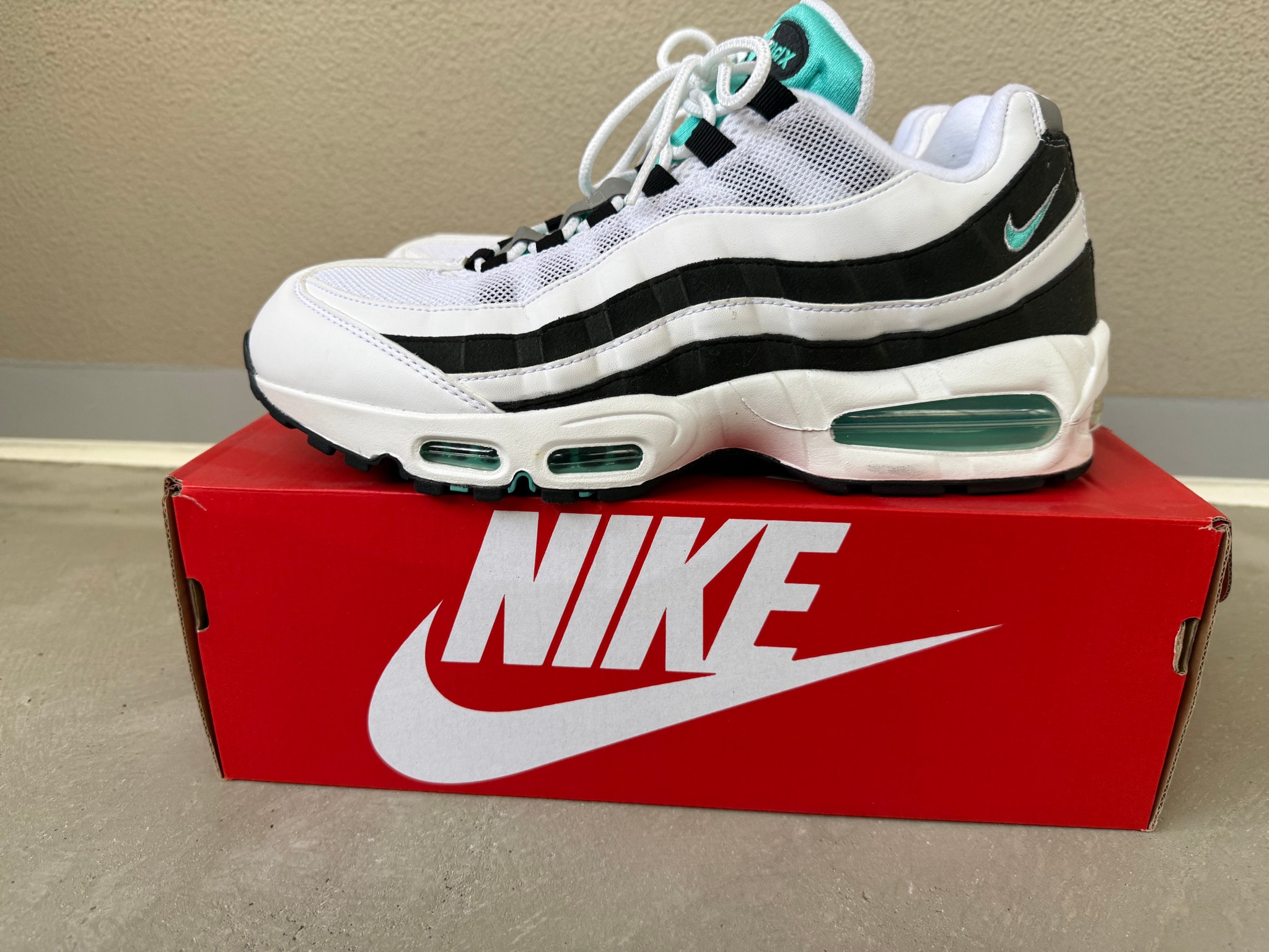Nike Air Max 95 OG "White and Black"