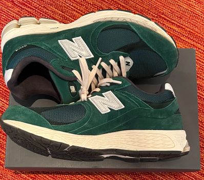 New Balance 2002R "Forest Green"