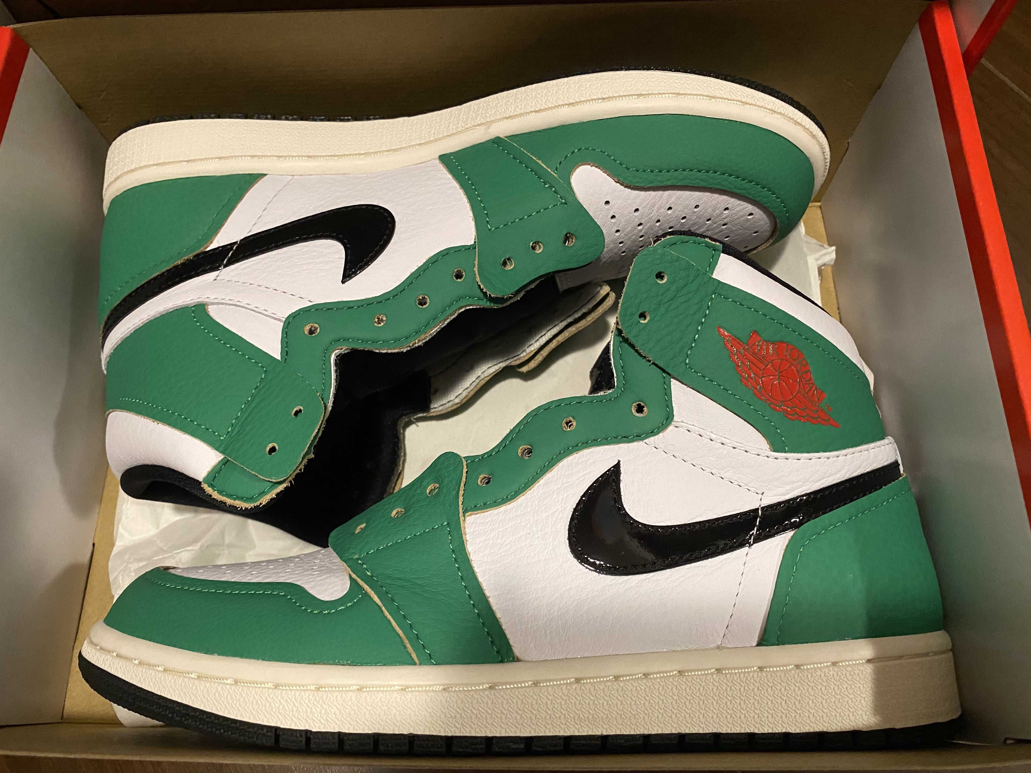 Nike Women's Air Jordan 1 High OG "Lucky Green/White-Sail-Black"