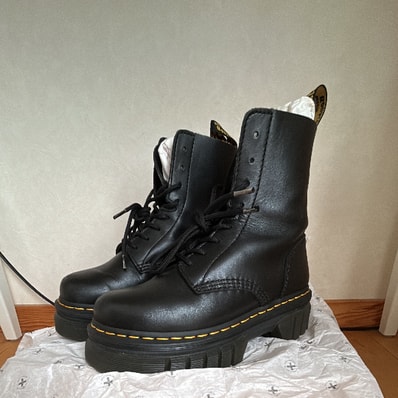 Dr.Martens Audrick 8-Eye Boots "Black"