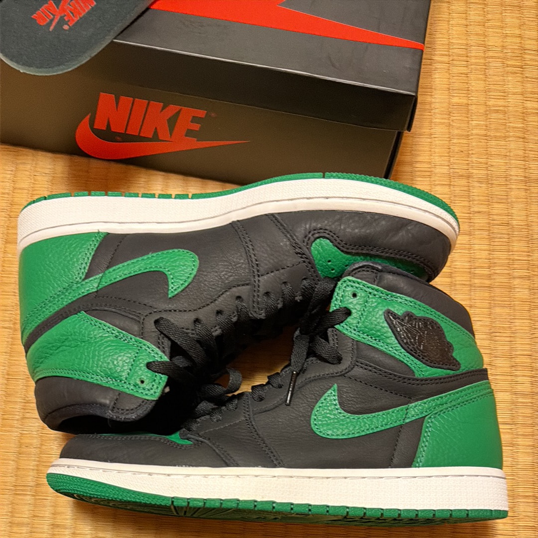 Nike Air Jordan 1 Retro High OG "Black/Pine Green" (2020)